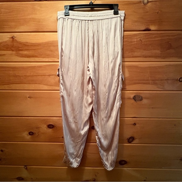 aerie satin cargo joggers in nude/ blush color size M - Picture 11 of 15